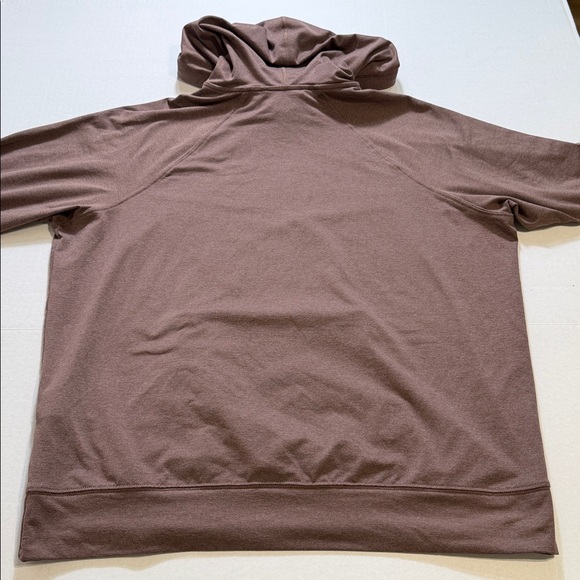 Vuori Women's Halo Oversized Hoodie
Style VW279 - Picture 8 of 8